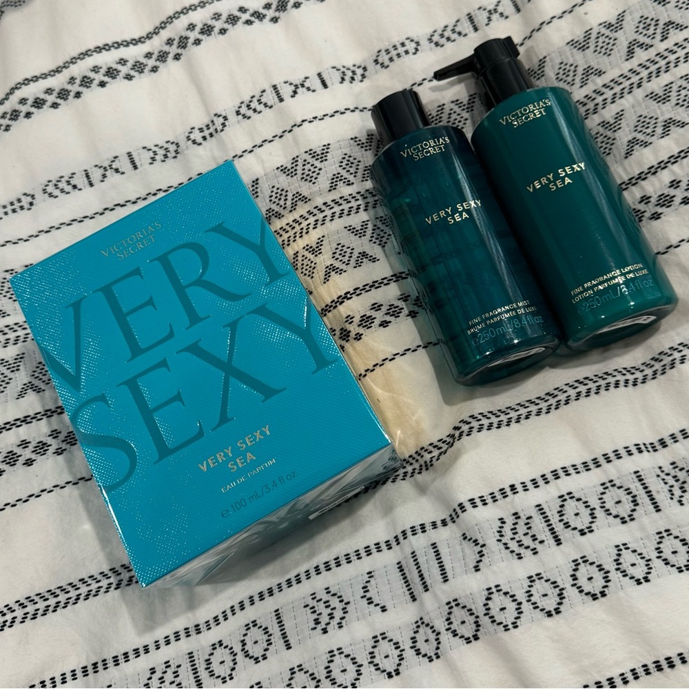 Victoria Secret very sexy sea bundle